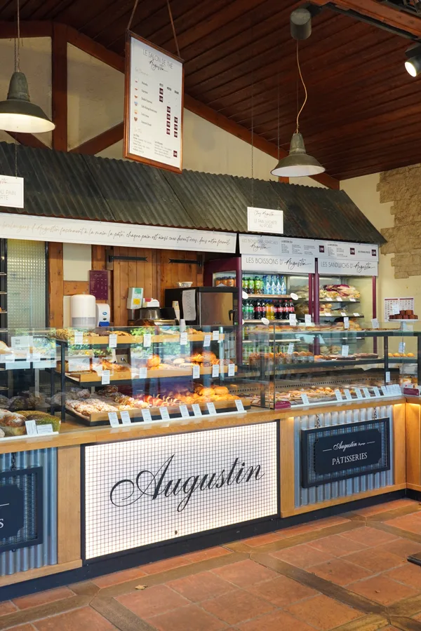 Intérieure de la boutique Augustin Cesson Sévigné