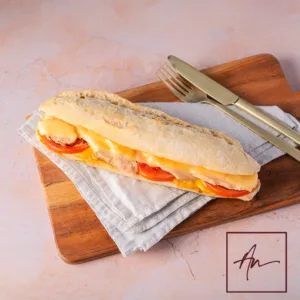 Ciabatta poulet samouraï Augustin, poulet pané et fromage fondu