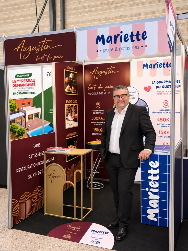Le stand commun Augustin et Mariette au Forum Franchise, avec Régis Halbert, équipe développement du Groupe BC-CAP